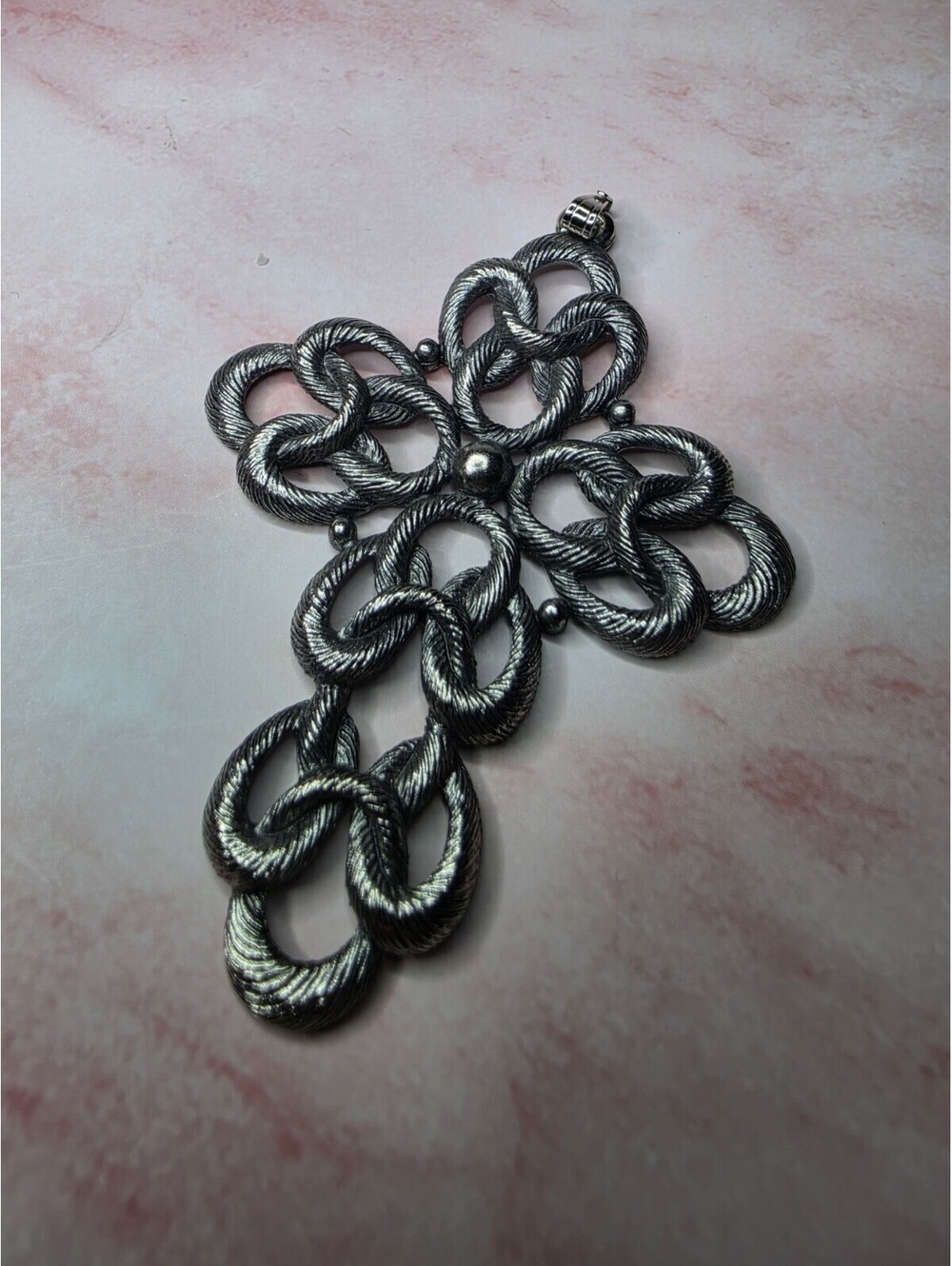 Vtg Sarah Coventry Today Cross Pendant Silver Tone Textured Cable Loop Boho